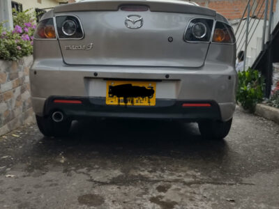 VENDO Mazda 3 COLOMBIANO