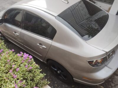 VENDO Mazda 3 COLOMBIANO
